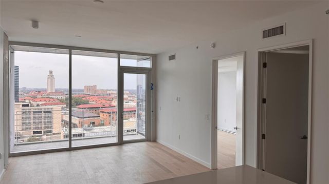 313 W 17th ST 1502, Austin, TX 78701