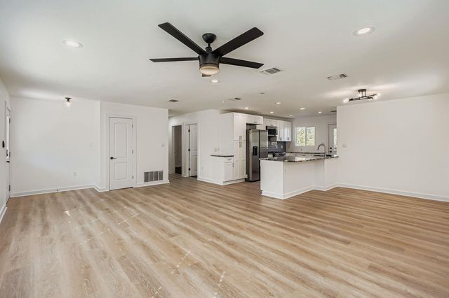 112 Tenorio ST, Kyle, TX 78640