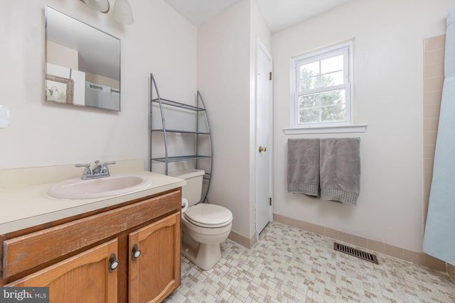 6 WASHINGTON AVE, Blackwood, NJ 08012