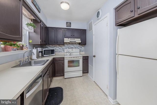 6 WASHINGTON AVE, Blackwood, NJ 08012