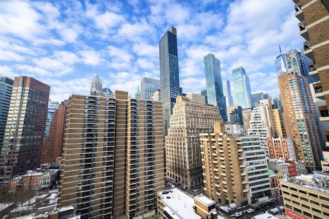 90 Gold St Apt 20B, New York City, NY 10038