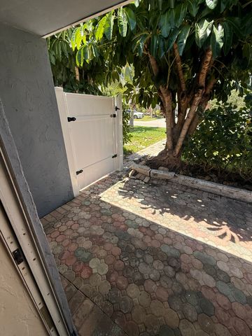 3208 NE 8th Court 1, Pompano Beach, FL 33062