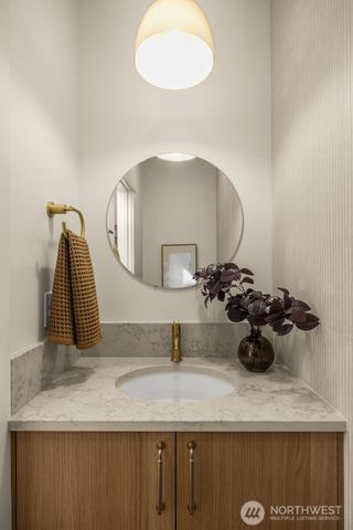 2844 35th Avenue W, Seattle, WA 98199