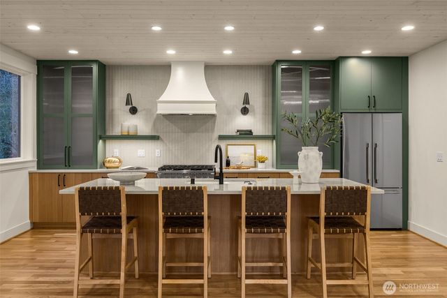 2844 35th Avenue W, Seattle, WA 98199