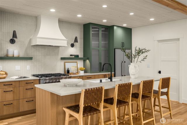 2844 35th Avenue W, Seattle, WA 98199