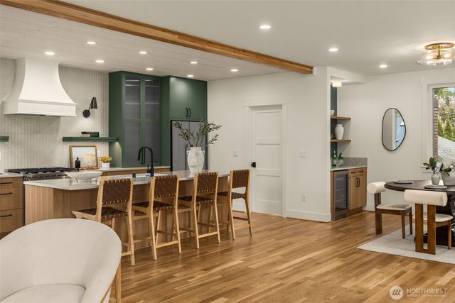 2844 35th Avenue W, Seattle, WA 98199