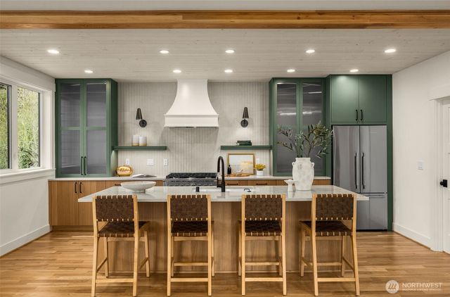 2844 35th Avenue W, Seattle, WA 98199