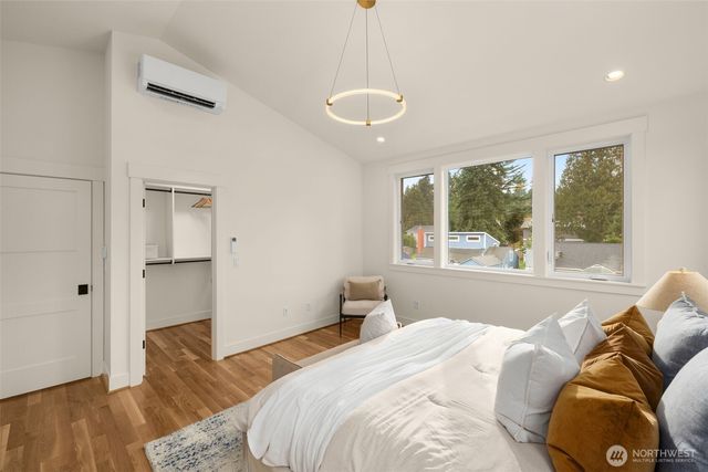 2844 35th Avenue W, Seattle, WA 98199