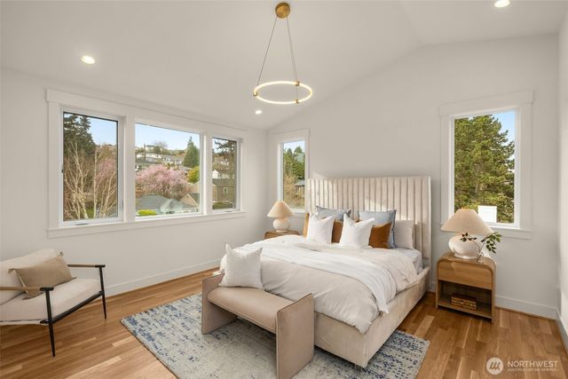 2844 35th Avenue W, Seattle, WA 98199