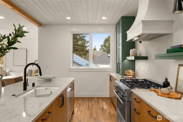 2844 35th Avenue W, Seattle, WA 98199