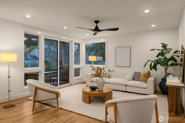 2844 35th Avenue W, Seattle, WA 98199