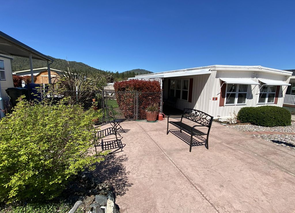 8401 Old Stage Road UNIT 26, Central Point, OR 97502