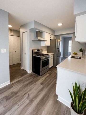 404 Lauren Lane, Island Lake, IL 60042