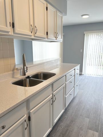 404 Lauren Lane, Island Lake, IL 60042