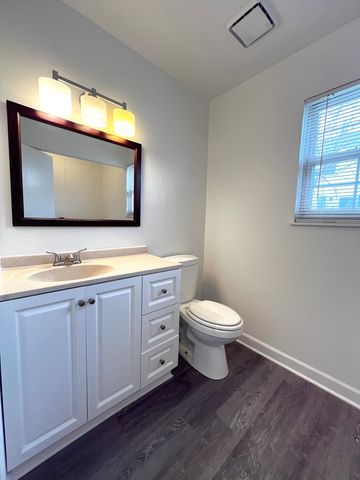 404 Lauren Lane, Island Lake, IL 60042