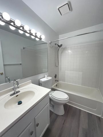 404 Lauren Lane, Island Lake, IL 60042