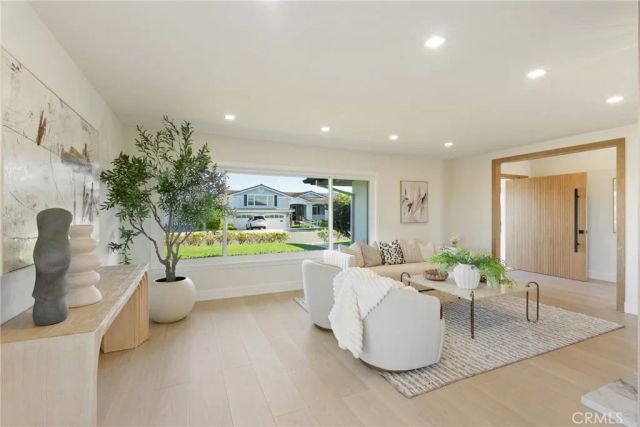 3501 Sausalito, Corona Del Mar, CA 92625