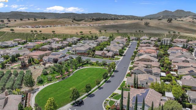 1765 Latour Ave, Brentwood, CA 94513