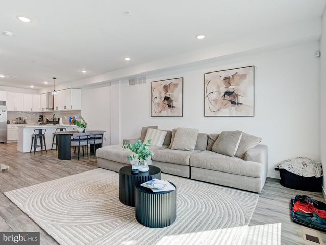 1931 COLONIAL ST, Philadelphia, PA 19138