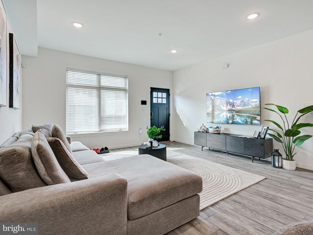 1931 COLONIAL ST, Philadelphia, PA 19138