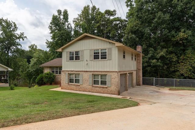 539 Fond Du Lac Drive, Stone Mountain, GA 30088