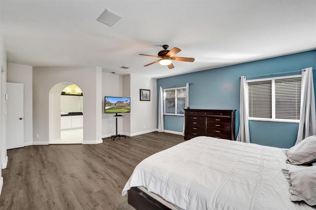11300 Knot Way, Cooper City, FL 33026