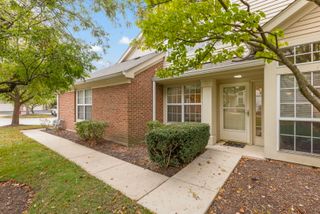 30W012 Mayfair Court, Warrenville, IL 60555