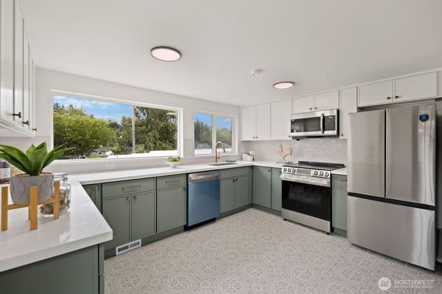 7035 S Prospect Street, Tacoma, WA 98409