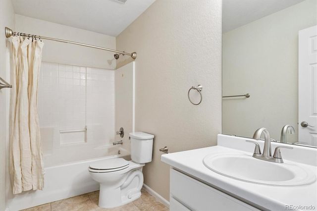 9849 Chatswood Trail, Highlands Ranch, CO 80126