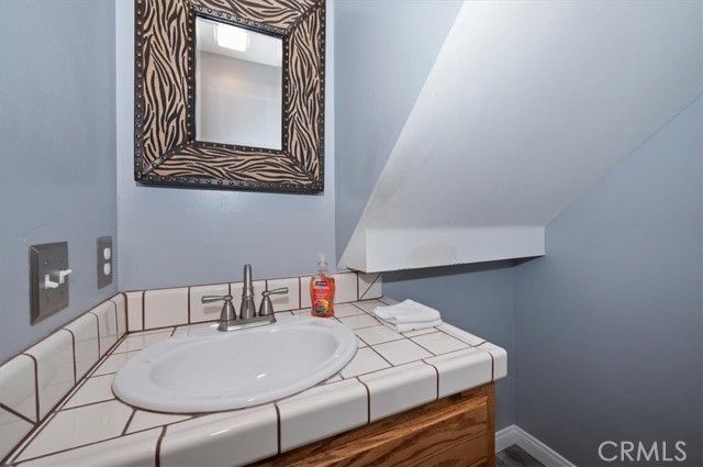 1056 Fiden Court, Crestline, CA 92325