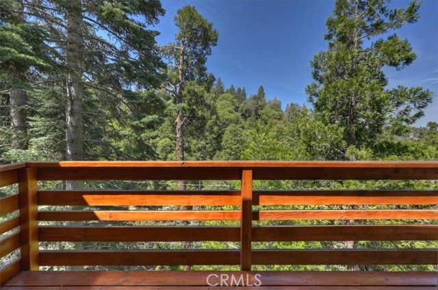 1056 Fiden Court, Crestline, CA 92325