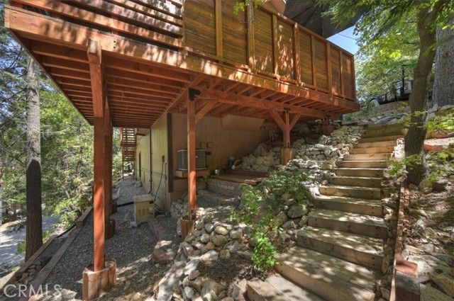 1056 Fiden Court, Crestline, CA 92325