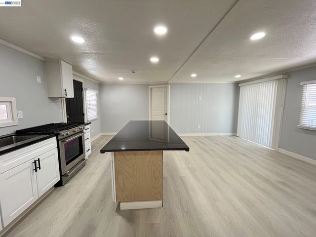 28124 Murcia St, Hayward, CA 94544