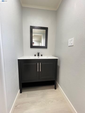 28124 Murcia St, Hayward, CA 94544