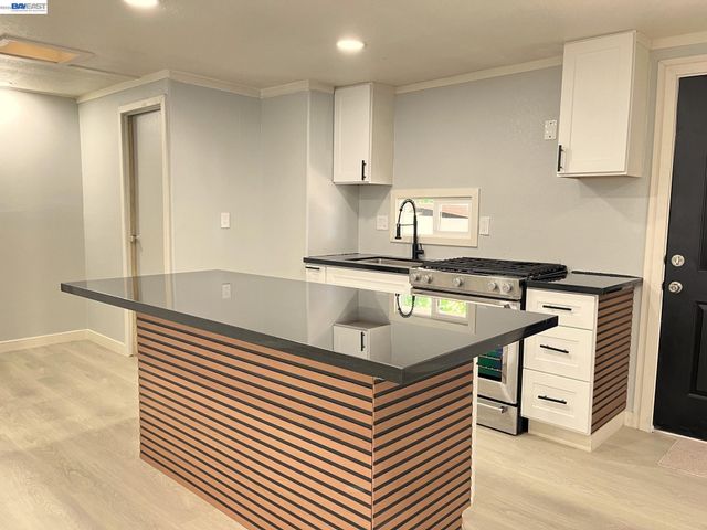 28124 Murcia St, Hayward, CA 94544