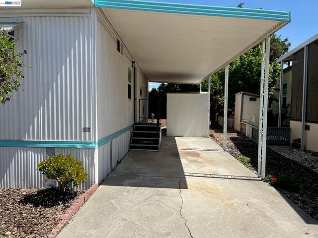 28124 Murcia St, Hayward, CA 94544