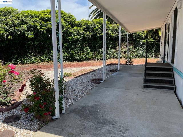 28124 Murcia St, Hayward, CA 94544