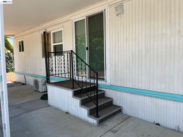 28124 Murcia St, Hayward, CA 94544