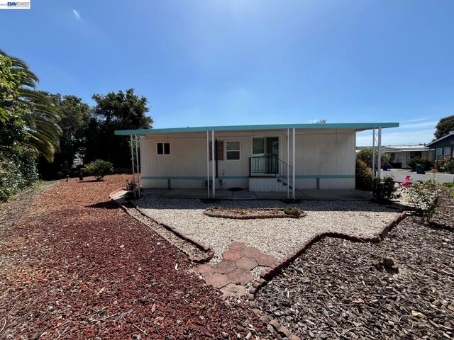 28124 Murcia St, Hayward, CA 94544