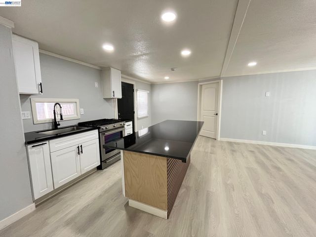 28124 Murcia St, Hayward, CA 94544