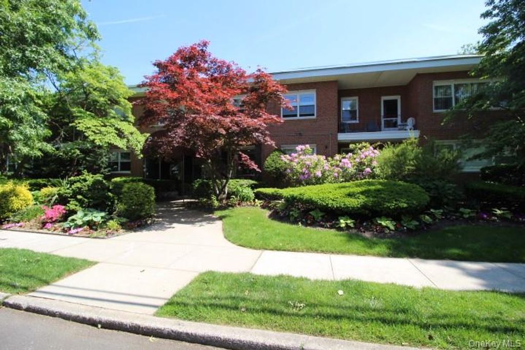 463 Summit Avenue 2-A, Cedarhurst, NY 11516 — exterior