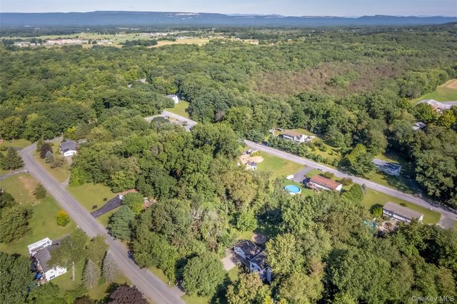 30 Knoth Road, Wallkill, NY 12589