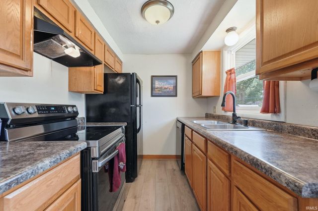 340 Tweedwood Drive, New Haven, IN 46774