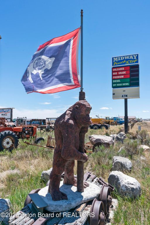 10652 US HIGHWAY 189, Big Piney, WY 83113 photo 3