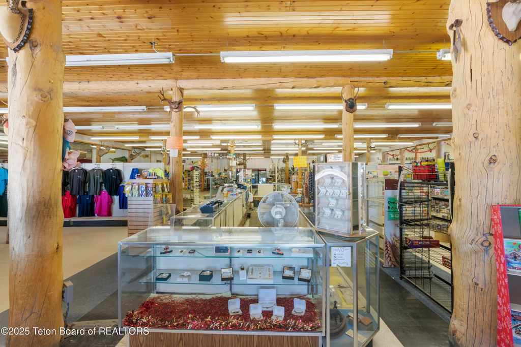 10652 US HIGHWAY 189, Big Piney, WY 83113 photo 7