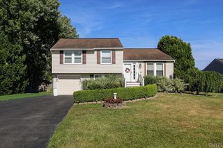 9486 North Wickham Drive, Cicero, NY 13029