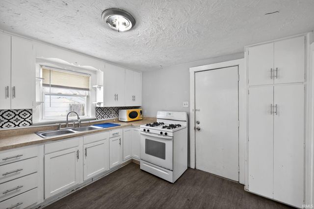 815 S 26th Street, South Bend, IN 46615