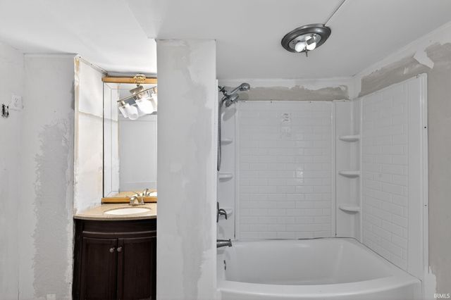 815 S 26th Street, South Bend, IN 46615