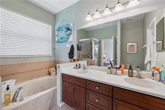 12142 Country Day CIR, Fort Myers, FL 33913