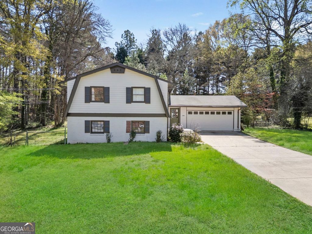 1296 Mohawk Drive NW, Lawrenceville, GA 30043